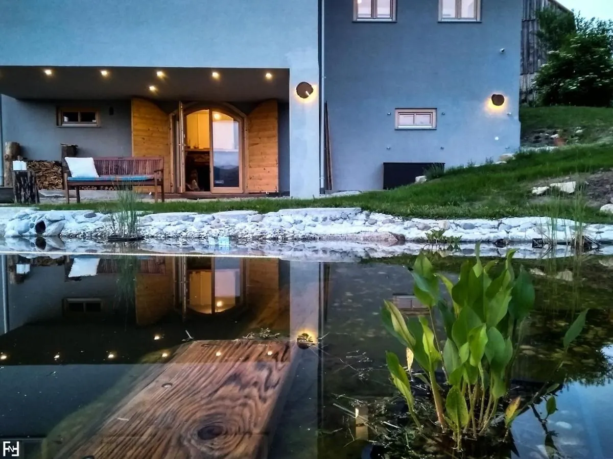 Comfy Holiday Home In Bunjevci With Hot Tub ヴルボヴスコ