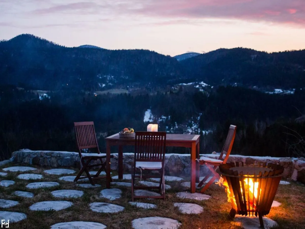Comfy Holiday Home In Bunjevci With Hot Tub ヴルボヴスコ